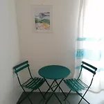 S'unda Jara בית הארחה 3*